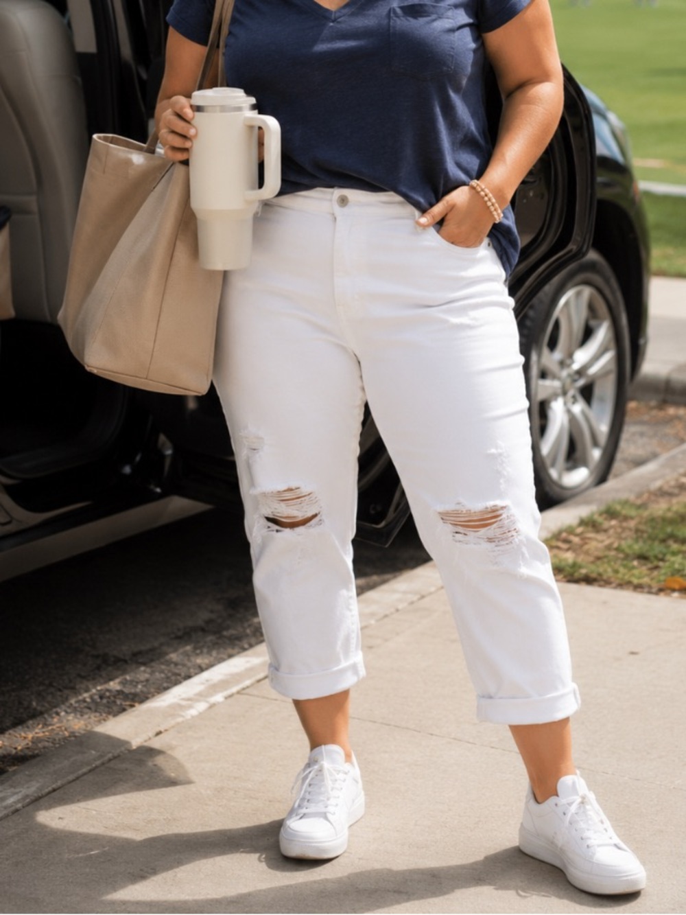 American Eagle Outfitters • White • Distressed • Cropped • Cuff Jeans • 14